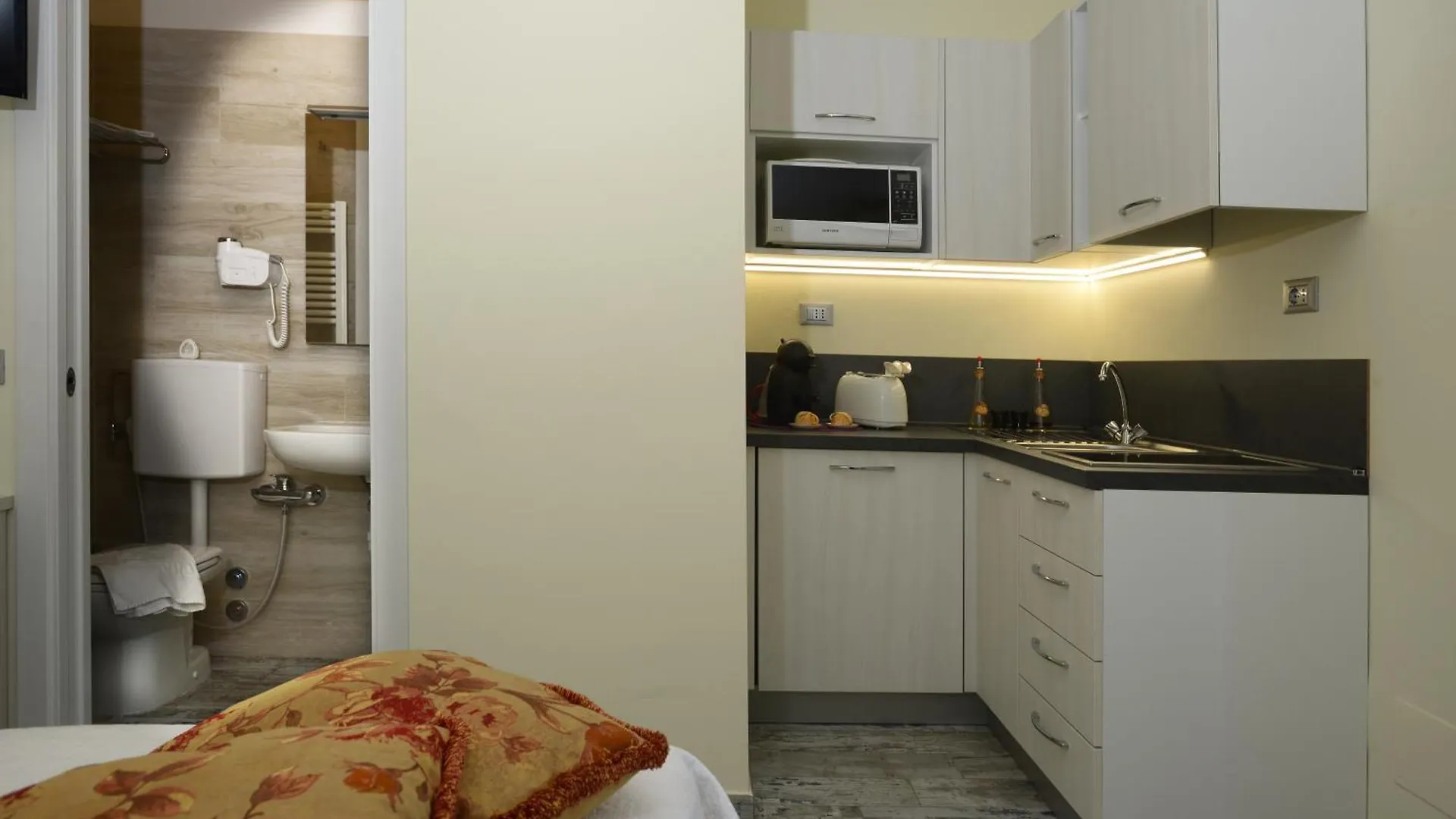 Affittacamere Hotel Pidkova Modena Italia