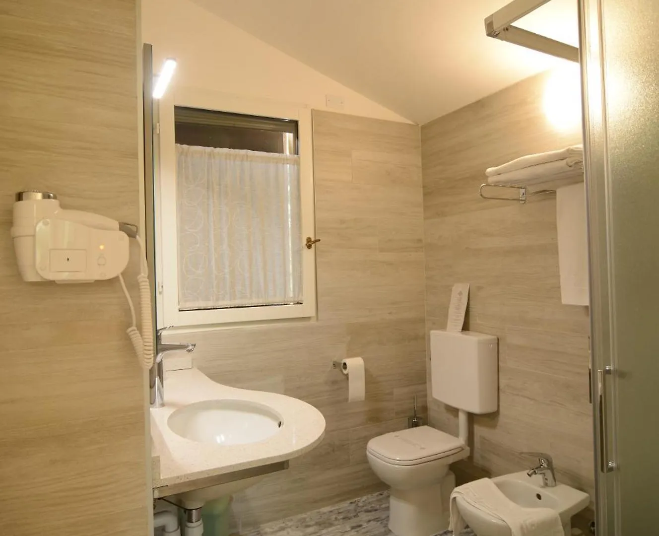 Pidkova Hotel Modena