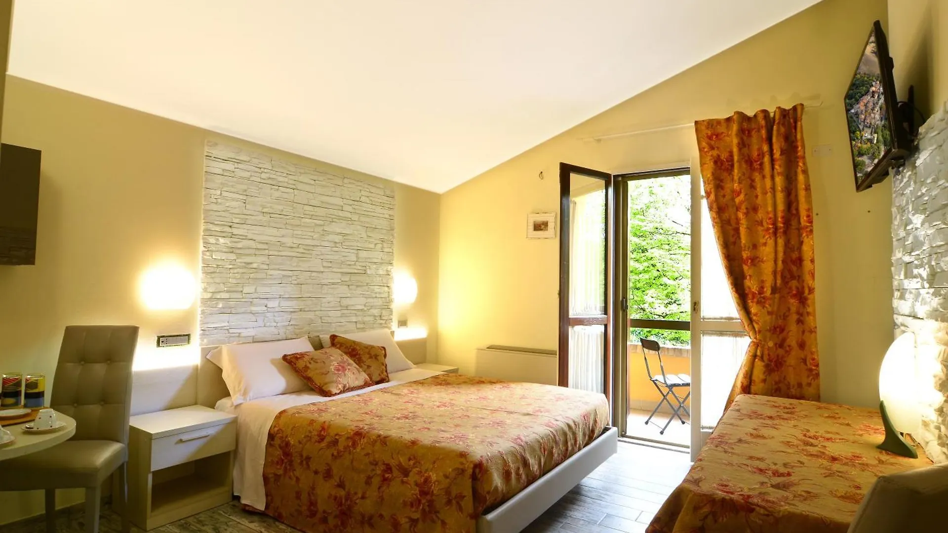 Pidkova Hotel Modena 0*,